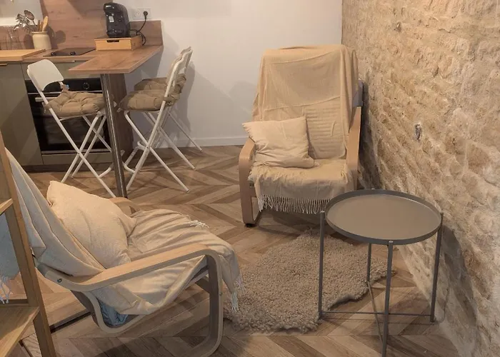 Jo And Manu's Barn *