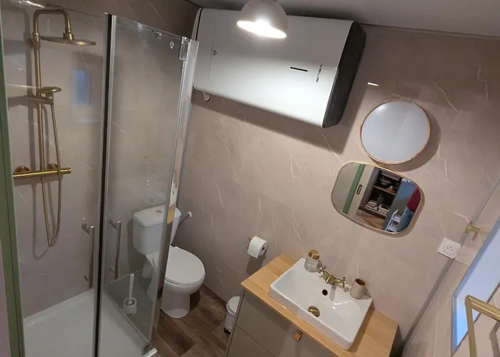 Jo And Manu's Barn *